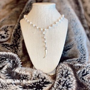 BRAND NEW boutique howlite necklace